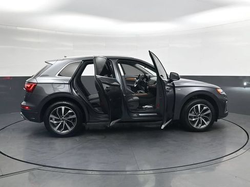 Used 2023 Audi Q5 2.0T Premium w/ Convenience Package AWD/4WD image 41