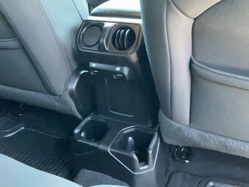 Used 2021 Jeep Wrangler Unlimited Sport AWD/4WD image 22