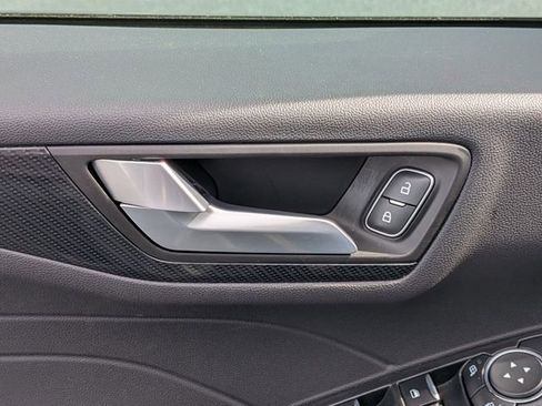 Used 2024 Ford Escape ST-Line w/ Tech Pack #1 FWD image 13