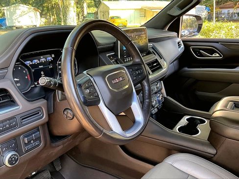 Used 2021 GMC Yukon SLT w/ SLT Luxury Plus Package image 14