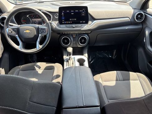 Used 2025 Chevrolet Blazer LT FWD image 13