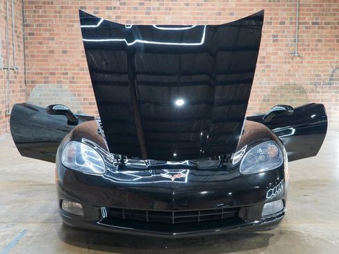 Used 2009 Chevrolet Corvette Convertible w/ Preferred Equipment Group RWD image 25