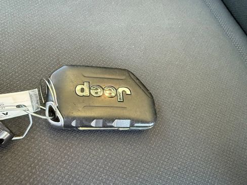 Used 2021 Jeep Wrangler Unlimited Sport image 28