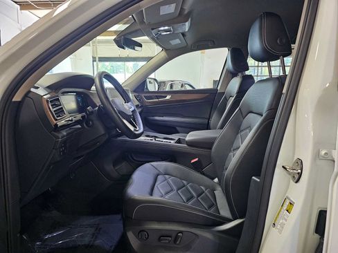 Used 2025 Volkswagen Atlas SE AWD/4WD image 22