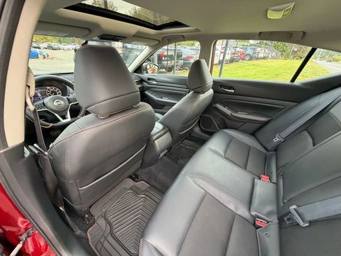 Used 2019 Nissan Altima 2.5 SR w/ SR Premium Package image 18