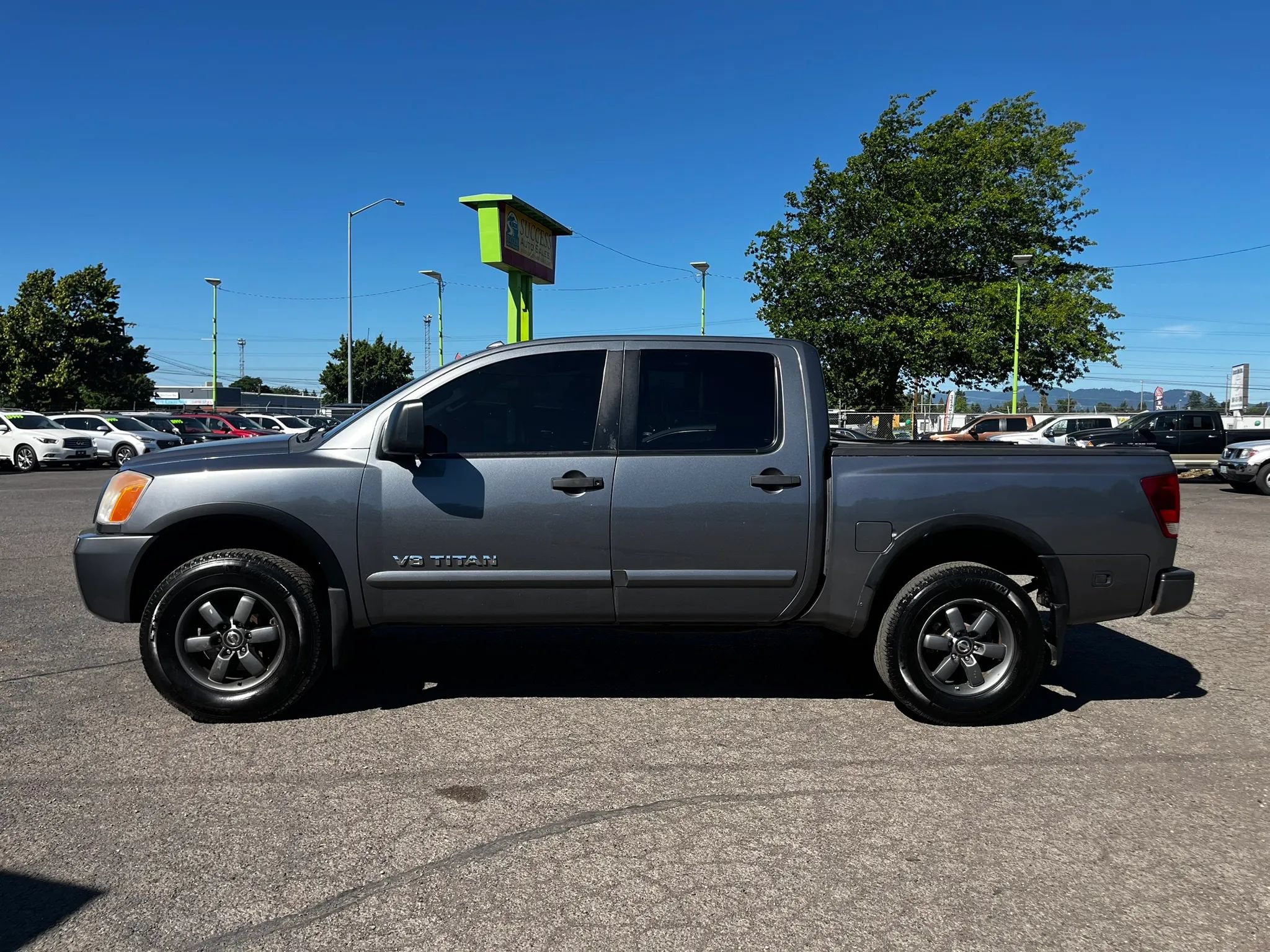 Used 2013 Nissan Titan PRO-4X w/ Pro-4x Luxury Pkg AWD/4WD image 6