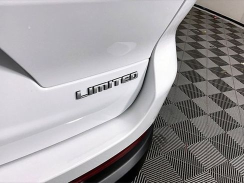 New 2026 Jeep Grand Cherokee L Limited w/ Luxury Tech Group II image 10