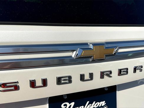 Used 2022 Chevrolet Suburban High Country w/ LPO, Illumination Package image 7