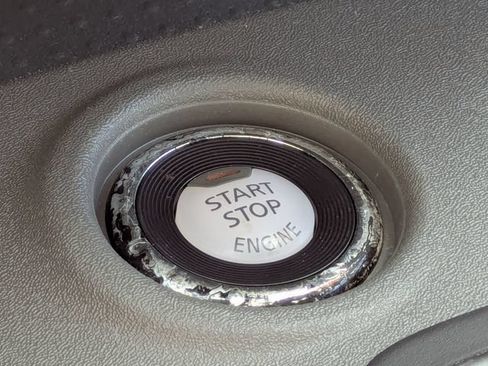 Used 2021 Nissan Frontier SV w/ Midnight Edition Floor Mats RWD image 30