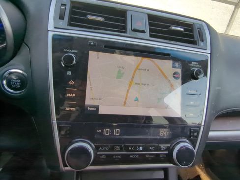 Used 2018 Subaru Outback 3.6R Limited image 16