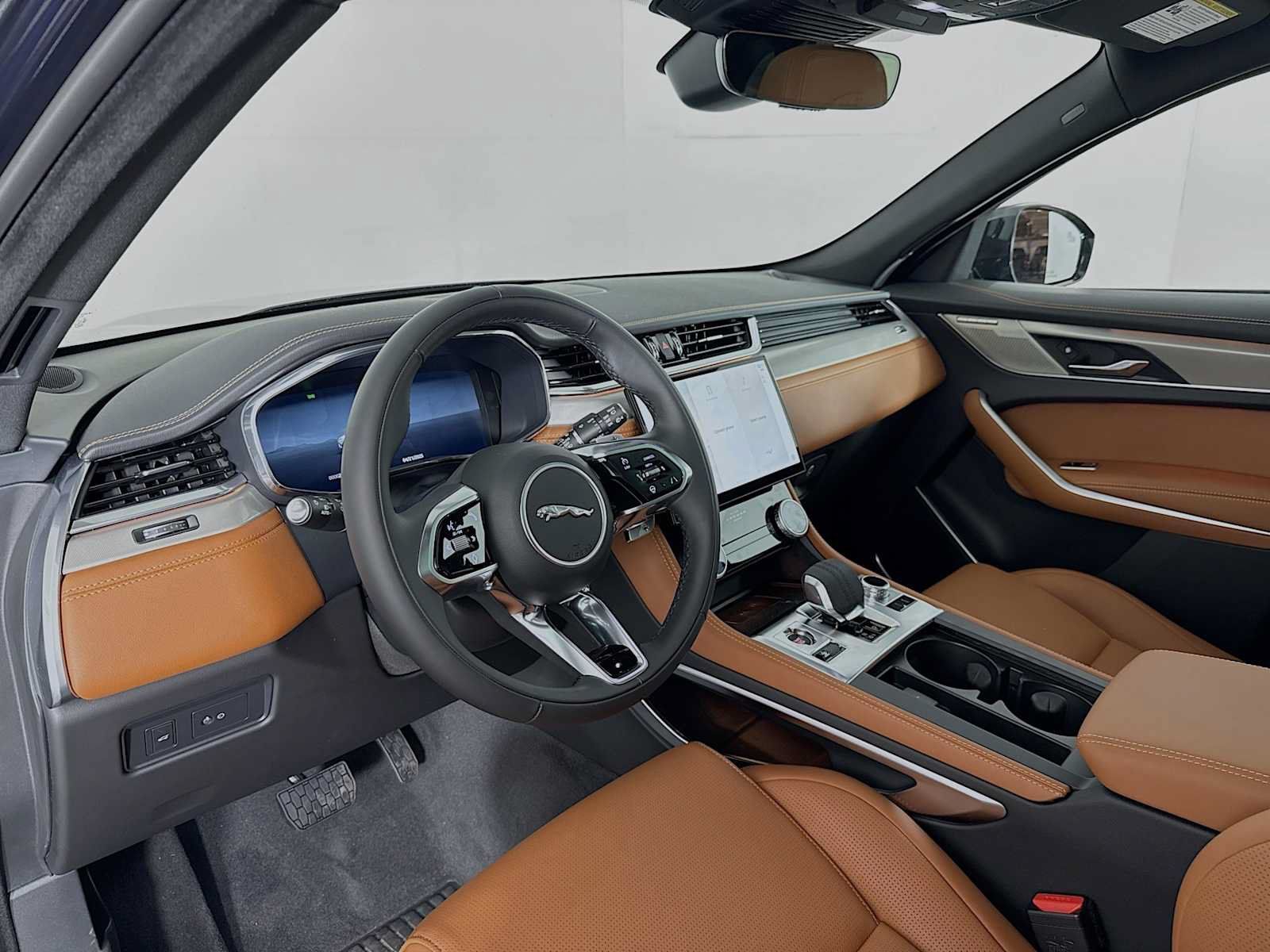 New 2025 Jaguar F-PACE R-Dynamic S AWD/4WD image 9