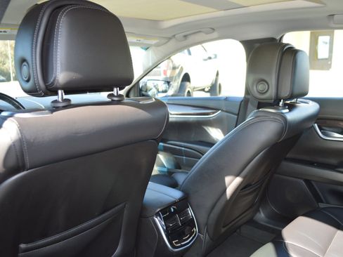 Used 2013 Cadillac XTS Premium image 24