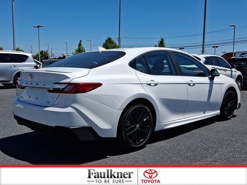 Used 2026 Toyota Camry SE FWD image 7