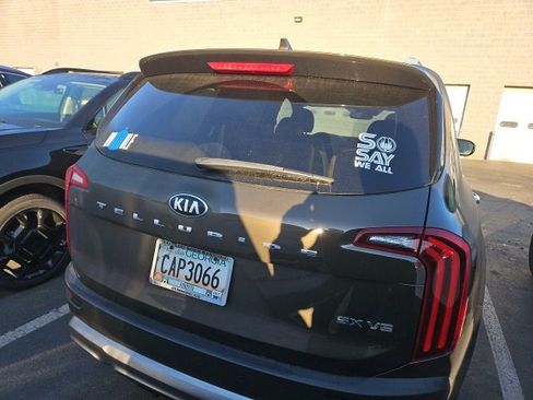 Certified 2020 Kia Telluride SX w/ Towing Package image 9