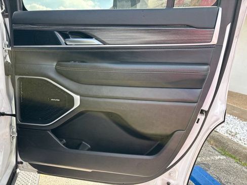 Used 2024 Jeep Wagoneer Series II w/ Flexible Seating Group AWD/4WD image 59