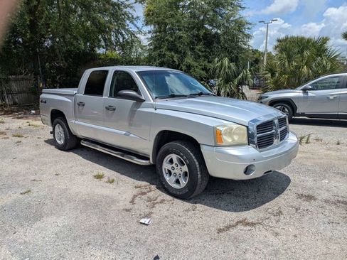 Used 2006 Dodge Dakota SLT AWD/4WD image 1