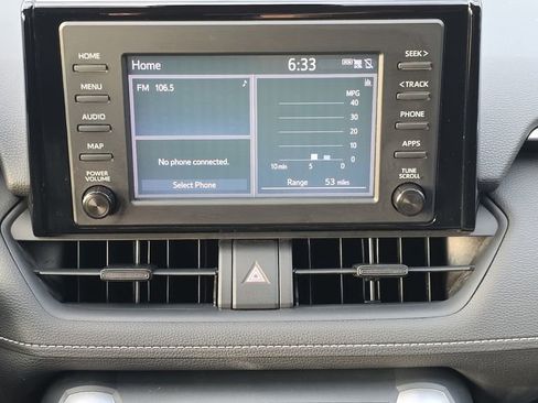 Used 2019 Toyota RAV4 LE FWD image 14