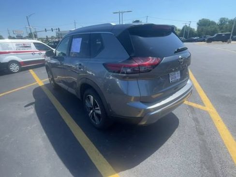 Used 2026 Nissan Rogue SL FWD image 8
