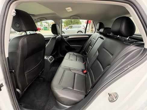 Used 2017 Volkswagen Golf 4-Door FWD image 14