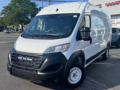Used 2025 RAM ProMaster 2500 FWD image 3