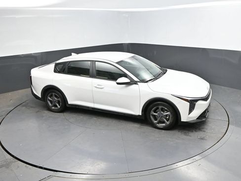Used 2025 Kia K4 FWD image 23