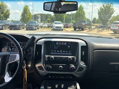 Used 2018 GMC Sierra 2500 SLT w/ Duramax Plus Package AWD/4WD image 9