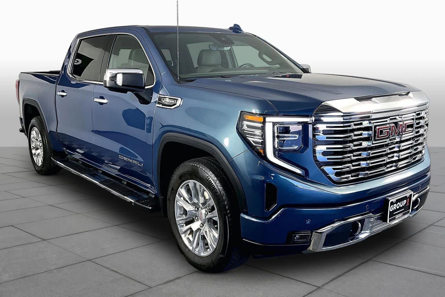 Used 2024 GMC Sierra 1500 Denali w/ Technology Package RWD image 3