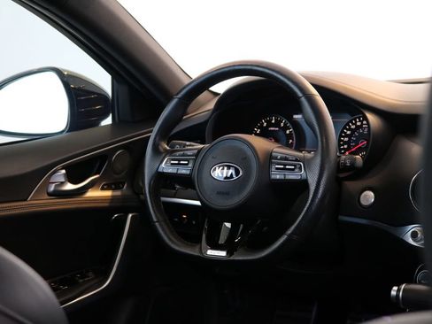 Used 2020 Kia Stinger GT1 image 37