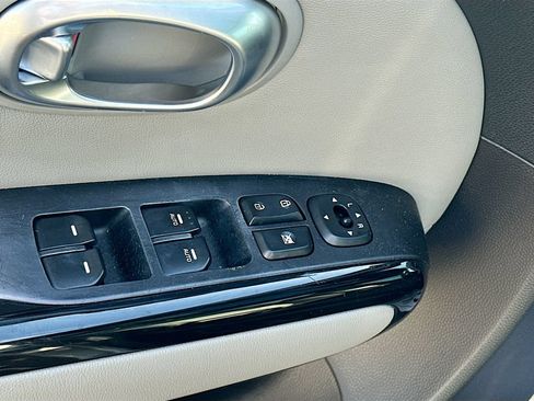 Used 2014 Kia Soul + w/ Primo Package FWD image 17