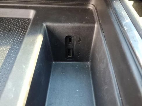 Used 2025 GMC Acadia Elevation image 12