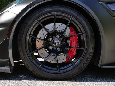 Used 2017 Chevrolet Corvette Grand Sport RWD image 12