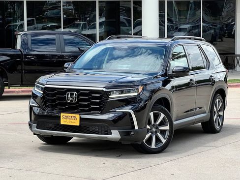 Used 2025 Honda Pilot Touring image 9