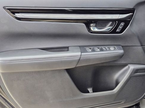 Used 2025 Honda CR-V EX-L image 11