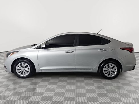 Used 2022 Hyundai Accent SE FWD image 5