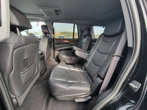 Used 2017 Cadillac Escalade Premium Luxury image 23