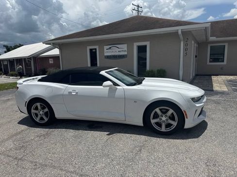 Used 2017 Chevrolet Camaro LT RWD image 4