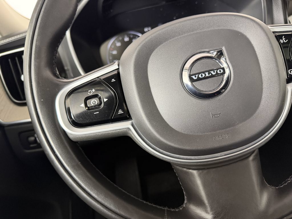 Used 2021 Volvo XC60 T5 Inscription w/ Protection Package Premier AWD/4WD image 25