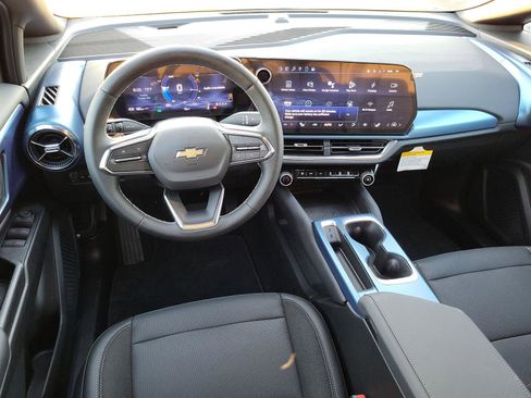 New 2024 Chevrolet Equinox EV LT image 18