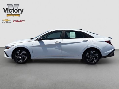 Used 2025 Hyundai Elantra Sport FWD image 3