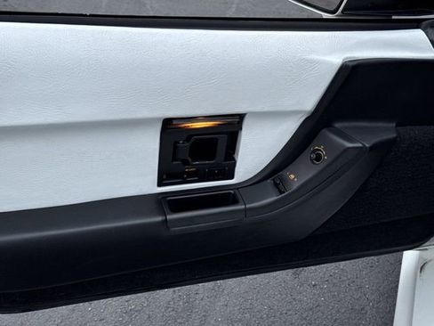 Used 1992 Chevrolet Corvette Convertible image 7