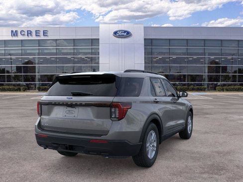 New 2026 Ford Explorer Active RWD image 8