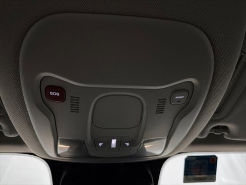 Used 2020 Jeep Renegade Latitude image 29