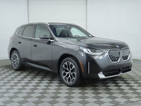 Used 2025 BMW X3 xDrive30i w/ Premium Package image 3