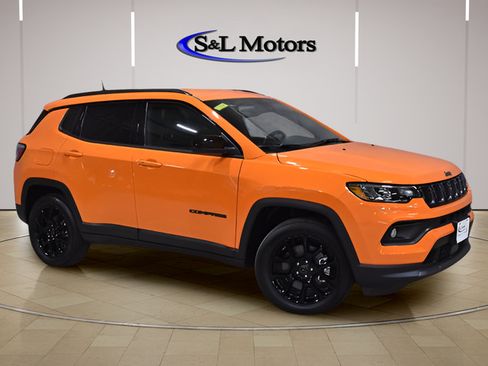 New 2026 Jeep Compass Latitude AWD/4WD image 9