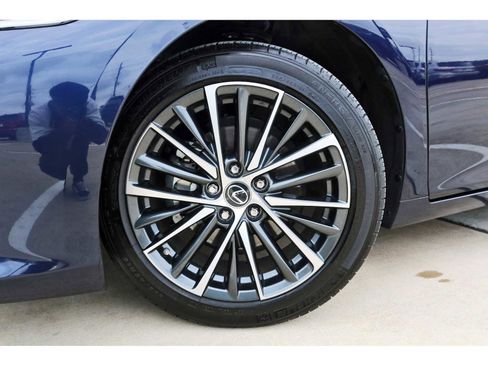 Used 2025 Lexus ES 350 w/ Premium Package image 29