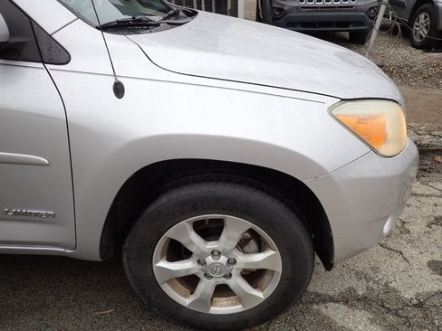 Used 2007 Toyota RAV4 Limited image 10