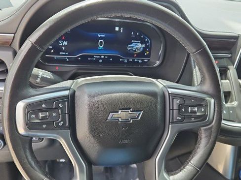 Used 2022 Chevrolet Tahoe Z71 w/ Z71 Off-Road Package AWD/4WD image 11