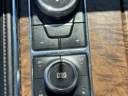 Used 2019 Ford Expedition Platinum AWD/4WD image 32