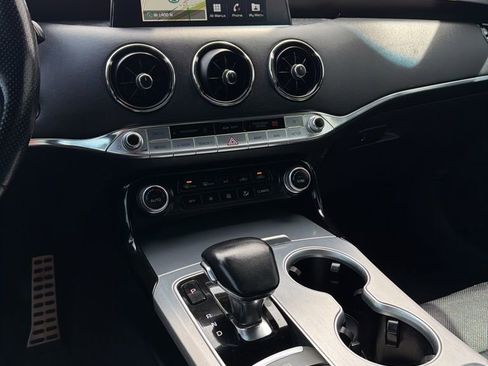 Used 2019 Kia Stinger GT2 image 15