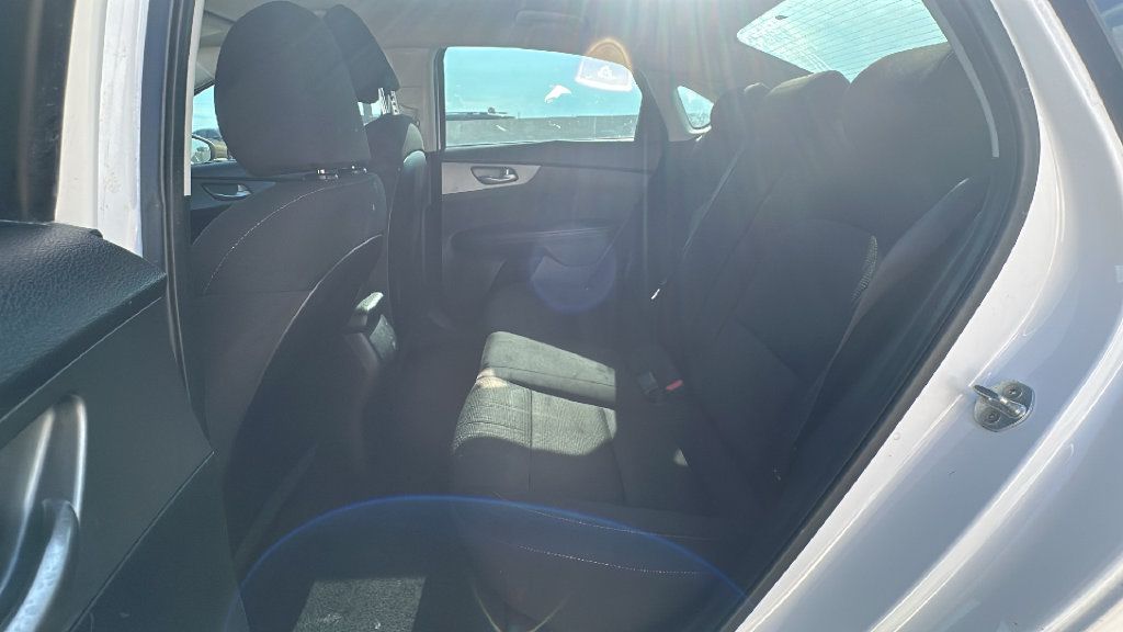 Used 2020 Kia Forte LXS FWD image 31
